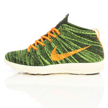 Charger l'image dans la galerie, Lunar Flyknit Chukka Black/Total Orange
