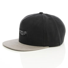 Charger l'image dans la galerie, Distressed Cord Snapback Black/Tan