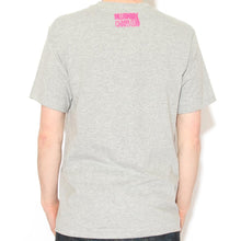 Charger l'image dans la galerie, S/S Classic Helmet T Shirt Heather Grey/Raspberry
