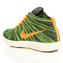 Charger l'image dans la galerie, Lunar Flyknit Chukka Black/Total Orange
